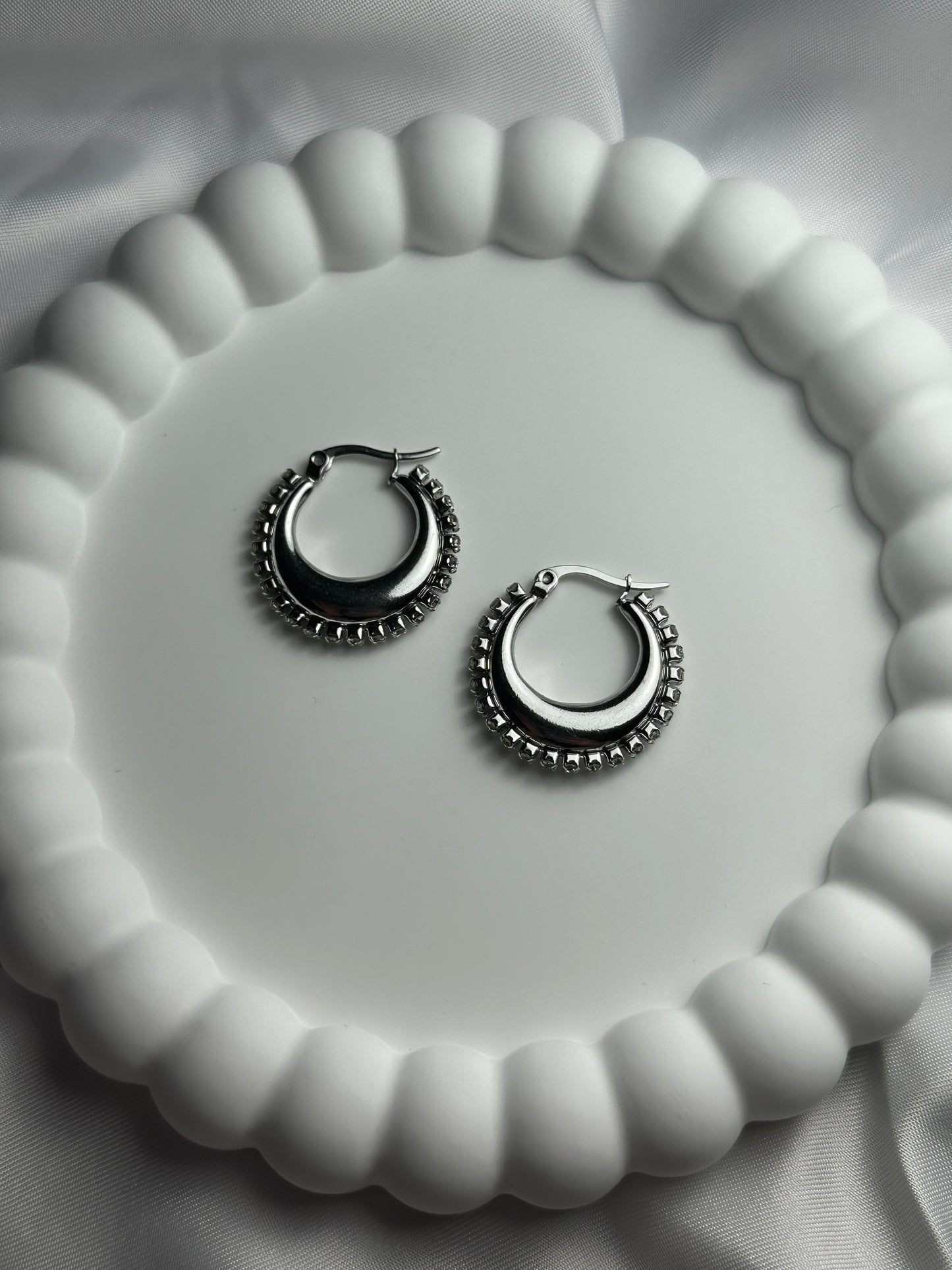 Oorbellen- diamond rings zilver