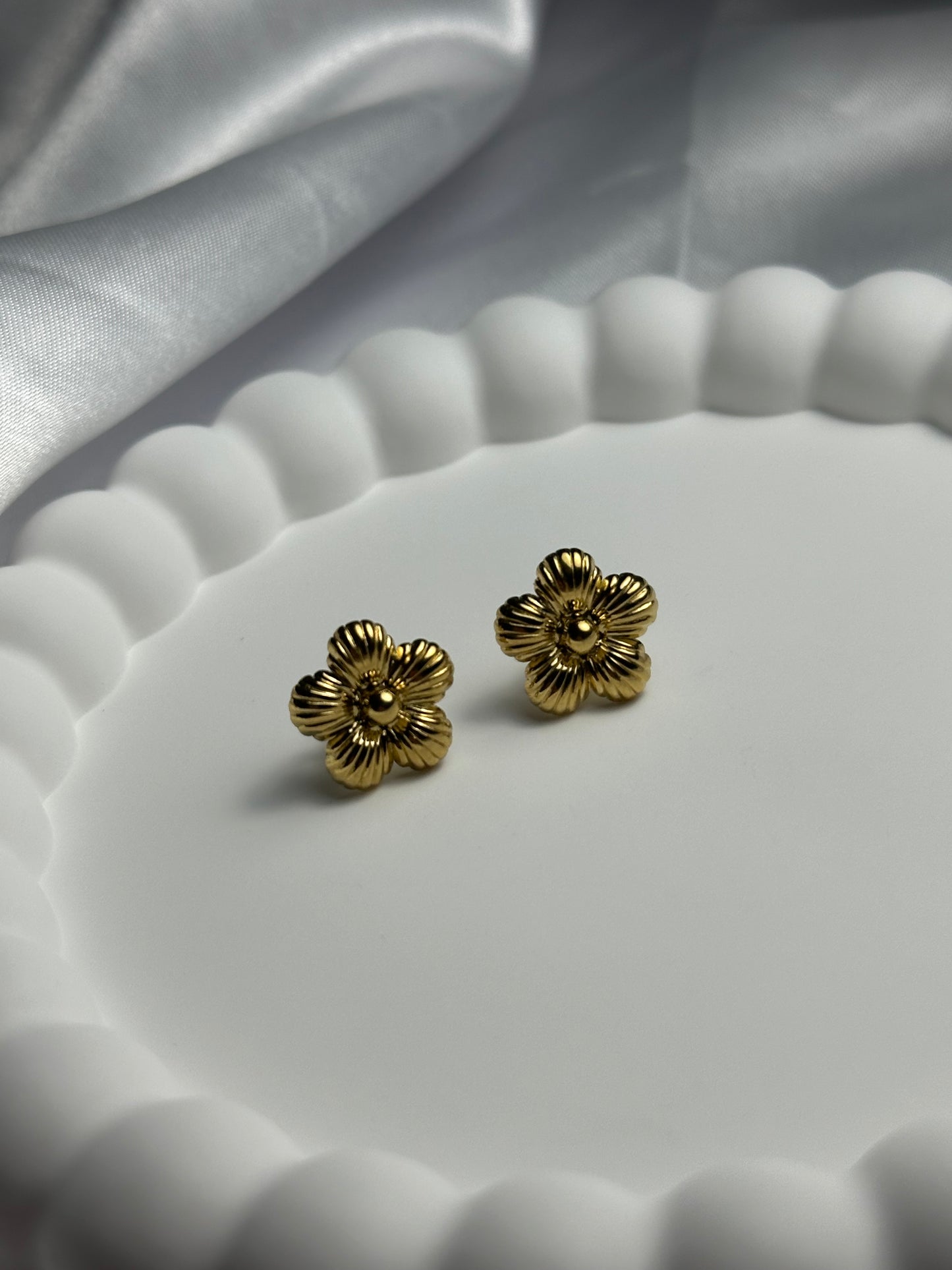 Oorbellen - daisy goud